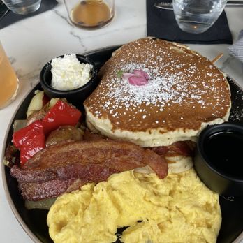 Vagabond - Buttermilk Pancakes - Bars Near Me - Washington, DC, District of Columbia Vagabond - Buttermilk Pancakes - Bars Near Me - Washington, DC, District of Columbia
