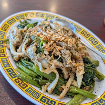 Oc 7ien - Ốc móng tay xào rau muống - Razor clams stir-fried with ong choy - Vietnamese Near Me - San Jose, California Oc 7ien - Ốc móng tay xào rau muống - Razor clams stir-fried with ong choy - Vietnamese Near Me - San Jose, California