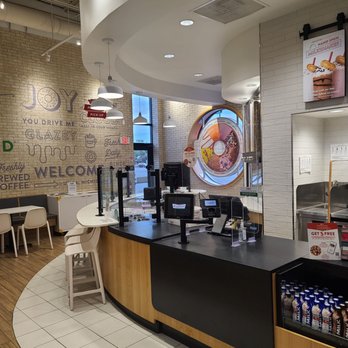 Krispy Kreme - Interior - Donuts Near Me - Utica, Michigan