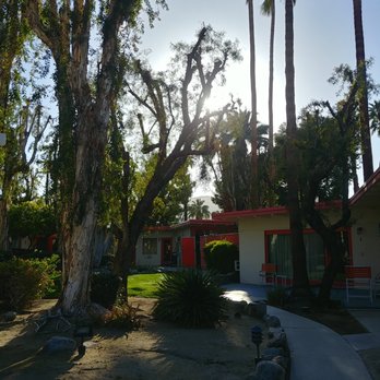 Mojave Resort - Fenced, locked access to the rooms! - Hotels Near Me - Palm Desert, California