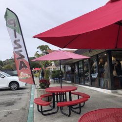 Raffaello's Pizza - Outside - two tables