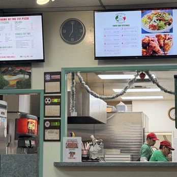 Georgio's Pizzeria - Counter - Pizza Near Me - Torrance, California Georgio's Pizzeria - Counter - Pizza Near Me - Torrance, California