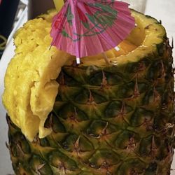 Hi-Fi Coffee Bar - Mango smoothie in a pineapple