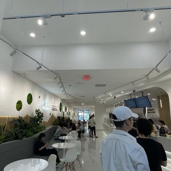 ChiCha San Chen - Interior - Bubble Tea Near Me - Beaverton, Oregon