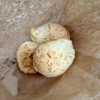 Cafuné - Pão de queijo - Brazilian Near Me - Paris, 75