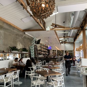 Rumfish y Vino - Inside area - Gastropubs Near Me - Ventura, California Rumfish y Vino - Inside area - Gastropubs Near Me - Ventura, California