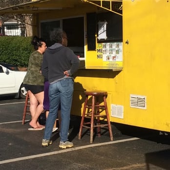 Plato Pronto - a yellow food truck parked in a parking lot - Food Trucks Near Me - Charlotte, North Carolina Plato Pronto - a yellow food truck parked in a parking lot - Food Trucks Near Me - Charlotte, North Carolina
