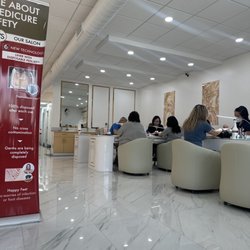 Holly's Nail & Spa