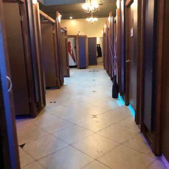 EverSun - Pacific Beach - Hallway! Lots of rooms! - Tanning Near Me - San Diego, California