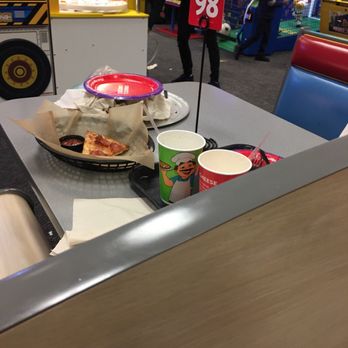 Chuck E. Cheese - Dirty table no one bothers to clean. - Pizza Near Me - Las Vegas, Nevada