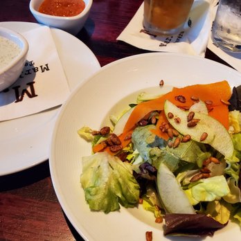 Marlow's Tavern - Nice small salad - New American Near Me - Oviedo, Florida