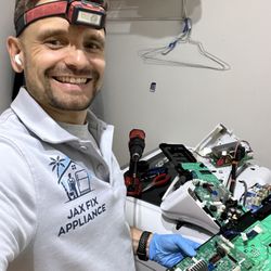 Jax Fix Appliance - I am replacing the control board on the washing machine.