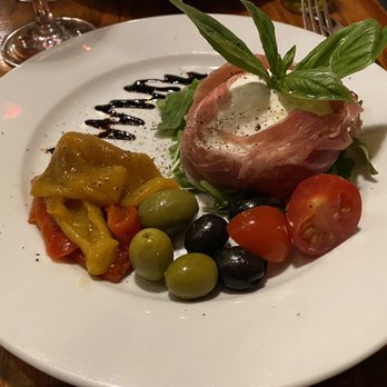 Il Violino - Fresh Mozzarella antipasto - Italian Near Me - New York, New York