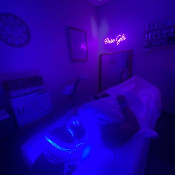 Pure Glo Spa - Jelly Mask with LED - Skin Care Near Me - Charlotte, North Carolina Pure Glo Spa - Jelly Mask with LED - Skin Care Near Me - Charlotte, North Carolina