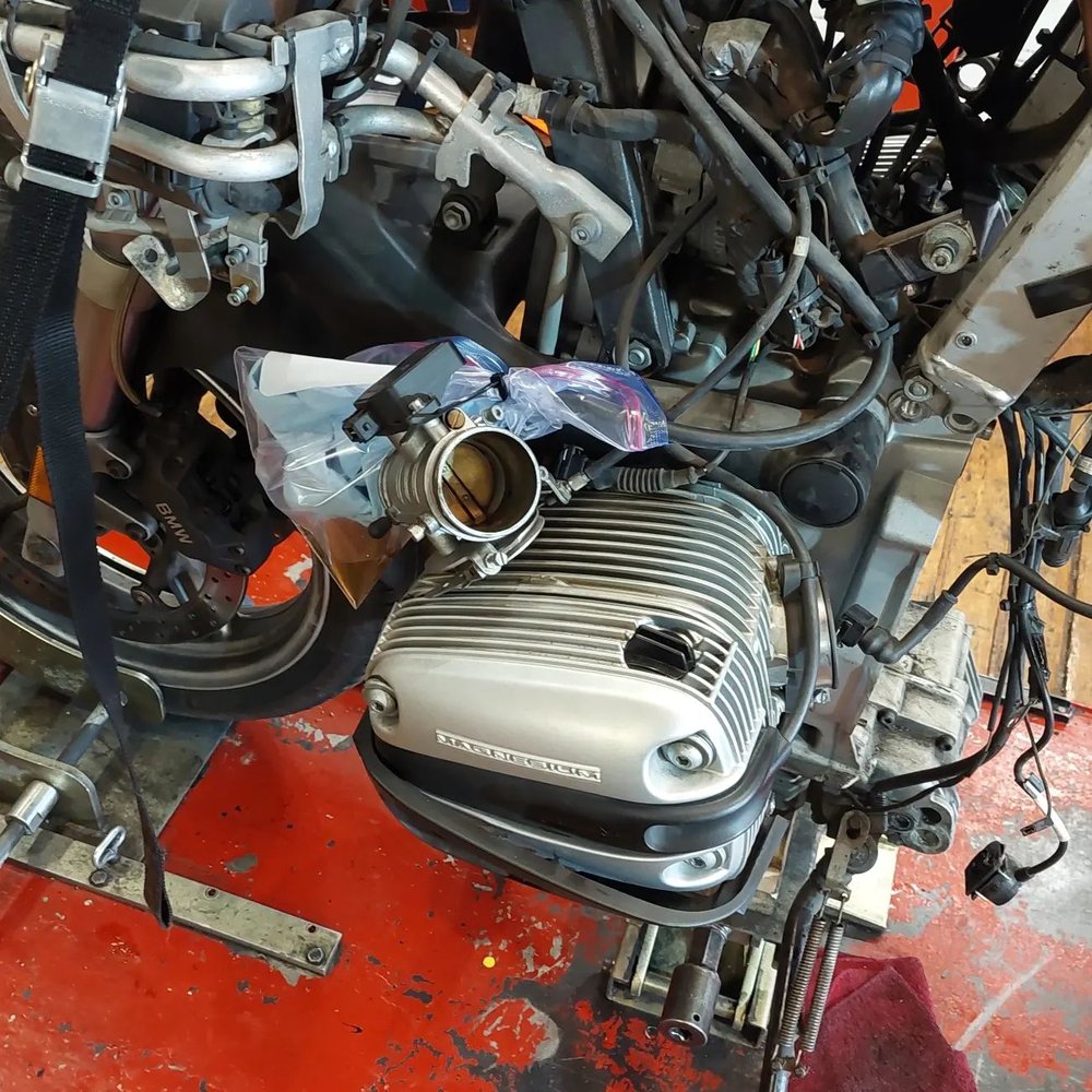 Essential Motorcycles Services - Disassembled #bmwmotorrad #r1100s - Motorcycle Repair Near Me - Vancouver, British Columbia Essential Motorcycles Services - Disassembled #bmwmotorrad #r1100s - Motorcycle Repair Near Me - Vancouver, British Columbia