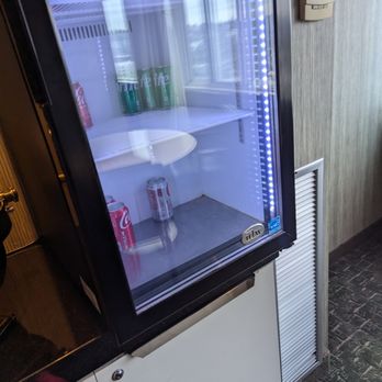 Hotel Murano - This is the lounge I paid extra for access to on New Year's, which was promised to be stocked with "fruits, drinks, snacks, etc." - Hotels Near Me - Tacoma, Washington