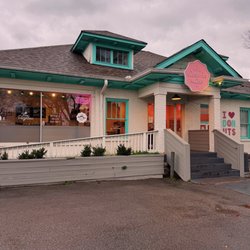 Five Daughters Bakery 12south - Outside