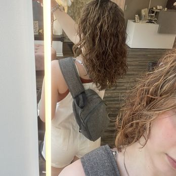 Salon Glow Chicago - Hair Salons Near Me - Chicago, Illinois