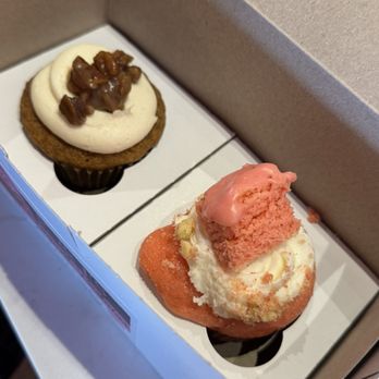 K & J's Elegant Pastries - Sweet potato pecan pie and strawberry brownie - Desserts Near Me - Birmingham, Alabama K & J's Elegant Pastries - Sweet potato pecan pie and strawberry brownie - Desserts Near Me - Birmingham, Alabama