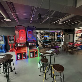 Broadways Shot Spot - Sports Bars Near Me - Englewood, Colorado Broadways Shot Spot - Sports Bars Near Me - Englewood, Colorado