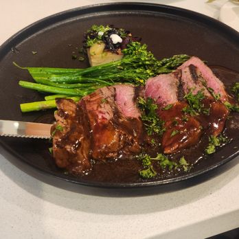 Acqua Restaurant & Bar - Canadian (New) Near Me - Burnaby, British Columbia