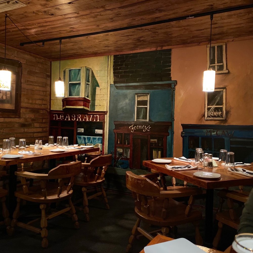 Feeney's Restaurant and Bar - Interior - Bars Near Me - Phoenix, Arizona