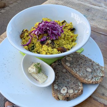 GustaV - The Hearty One breakfast with gluten-free bread - Vegan Near Me - Salzburg, 5 GustaV - The Hearty One breakfast with gluten-free bread - Vegan Near Me - Salzburg, 5
