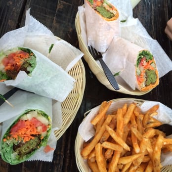 Miami Squeeze - I recommend the falafel wrap! Under$10 and the seasoned fries are amazing & just under$6 - Juice Bars & Smoothies Near Me - North Miami Beach, Florida