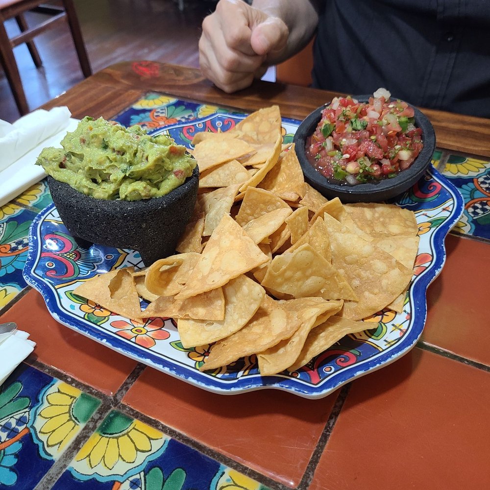 El Limon Bristol - The salsa and guac - Mexican Near Me - Bristol, Pennsylvania El Limon Bristol - The salsa and guac - Mexican Near Me - Bristol, Pennsylvania