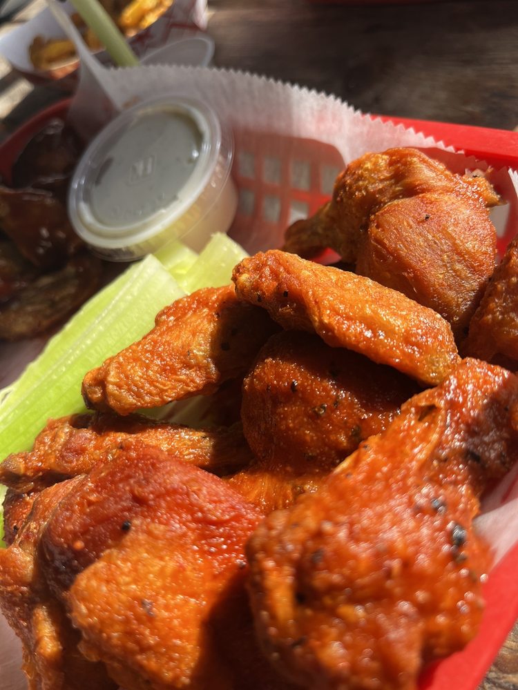 WINGS XPRESS 55 Photos & 64 Reviews 5227 Clinton Hwy, Knoxville