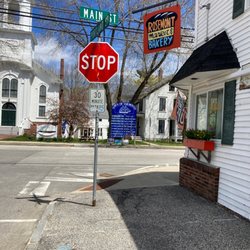 Rosemont Market & Bakery - Outside