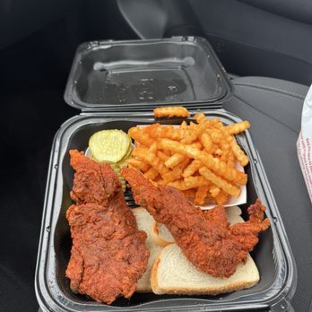 Dave's Hot Chicken - Chicken Shop Near Me - Medford, Oregon Dave's Hot Chicken - Chicken Shop Near Me - Medford, Oregon