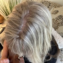 Hollis’ Hair Loft