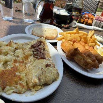 RJ's Cafe - Corn beef hash with cheese omelette and Fish and Chips - Breakfast & Brunch Near Me - Dana Point, California