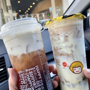 Happy Lemon - (L) A2. Black Tea SC (R) D5. Boba Milk Tea with Puff Cream - Juice Bars & Smoothies Near Me - Pleasant hill, California