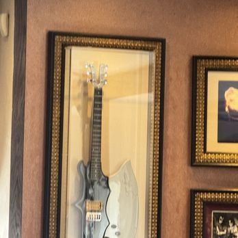 Hard Rock Cafe Lisboa - American Near Me - Lisbon, 11