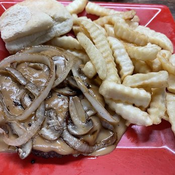 Johnsville's Country Store - Hamburger steak in gravy with onions and mushrooms - American Near Me - Hermitage, Arkansas