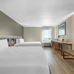 Radisson Hotel Philadelphia Northeast - Queen/Queen Bedroom