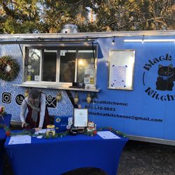 Black Cat Kitchen - Food truck and table where they took your order