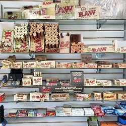 Fantasy Smoke n Vape Shop - Raw section