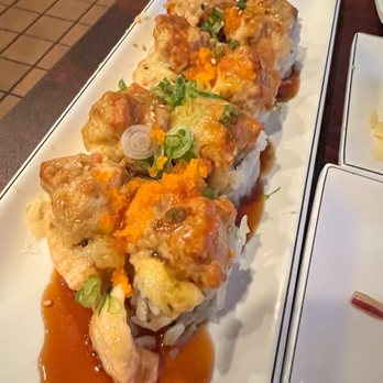 Daru Sushi - Mountain Roll - Sushi Bars Near Me - Bellflower, California