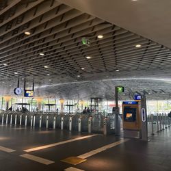 Station Delft - Station entrance