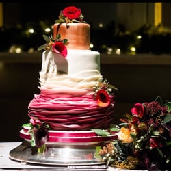 Passion For Flowers - Wedding flowers to match the cake