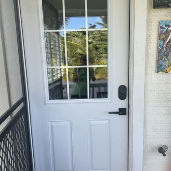 Kailua Screen Shop - My new front door with installed locks and handles - Windows Installation Near Me - Kailua, Hawaii Kailua Screen Shop - My new front door with installed locks and handles - Windows Installation Near Me - Kailua, Hawaii