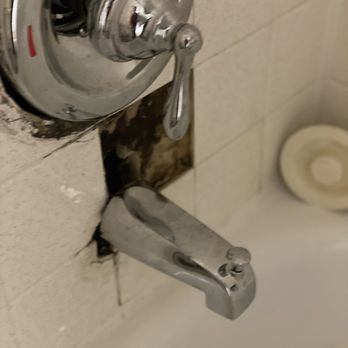 TowsonTown Place Apartments - Replacement faucet (that still doesn't work) - Apartments Near Me - Baltimore, Maryland