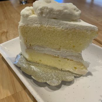 Ananto Sushi - Coconut Pie 10/10 - Japanese Near Me - Stevenson Ranch, California