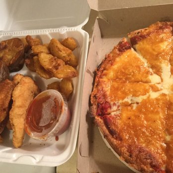 Hank's Restaurant - cheddar cheese pizza. Appetizer combo - 2 mozzarella sticks, 2 buffalo wings, 2 chicken tenders, 2 potato skins and onion pedals. - Salad Near Me - Brooklyn, Connecticut Hank's Restaurant - cheddar cheese pizza. Appetizer combo - 2 mozzarella sticks, 2 buffalo wings, 2 chicken tenders, 2 potato skins and onion pedals. - Salad Near Me - Brooklyn, Connecticut