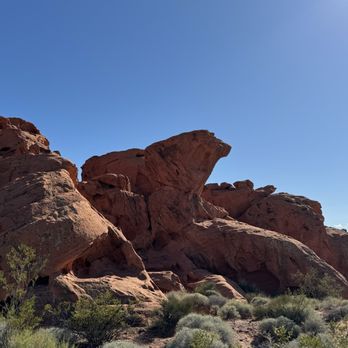 Redstone Dune Hike - Hiking Near Me - Overton, Nevada
