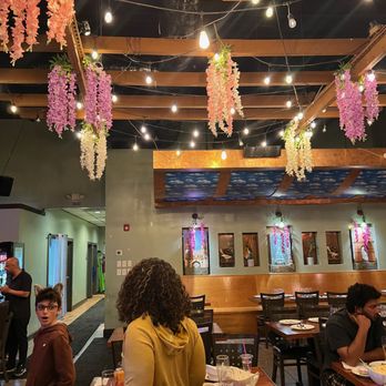 Biryani Pot Bar & Indian Grill - Dining area - Indian Near Me - Concord, North Carolina Biryani Pot Bar & Indian Grill - Dining area - Indian Near Me - Concord, North Carolina