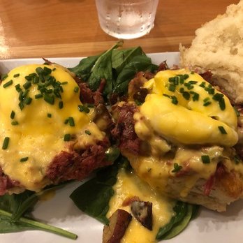 Ruby Slipper Decatur - Corned Beef Benedict - Breakfast & Brunch Near Me - New Orleans, Louisiana